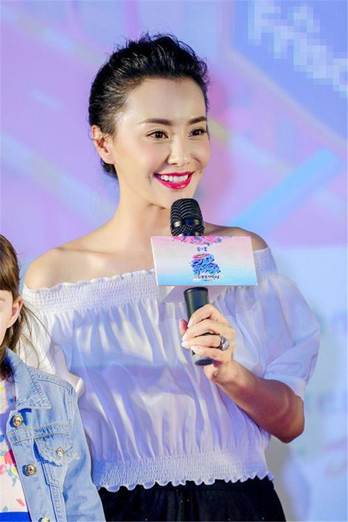 两个人吃瓜娱乐圈,娱乐圈双星同台吃瓜大揭秘  第3张