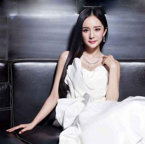 娱乐圈吃瓜明星杨幂是谁,娱乐圈话题女王,多面人生解析 第2张 娱乐圈吃瓜明星杨幂是谁,娱乐圈话题女王,多面人生解析 第2张