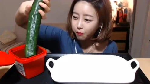 娱乐吃瓜酱的声音在线听,揭秘明星幕后故事