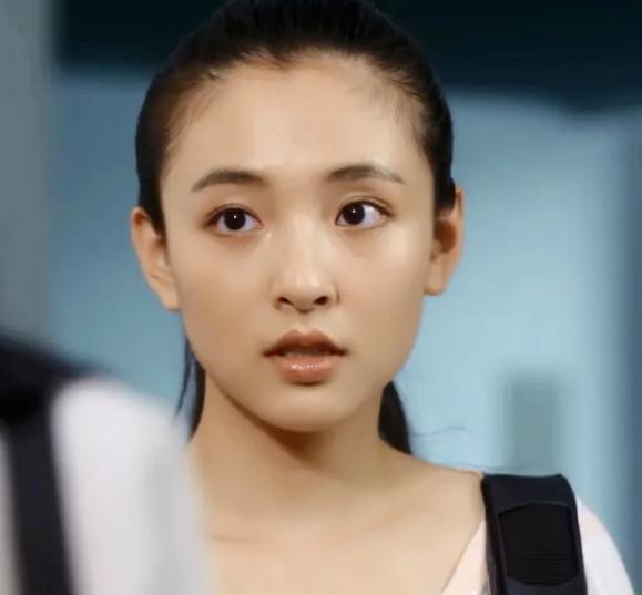 中国娱乐圈吃瓜明星是谁,揭秘幕后故事与热点事件 第2张 中国娱乐圈吃瓜明星是谁,揭秘幕后故事与热点事件 第2张