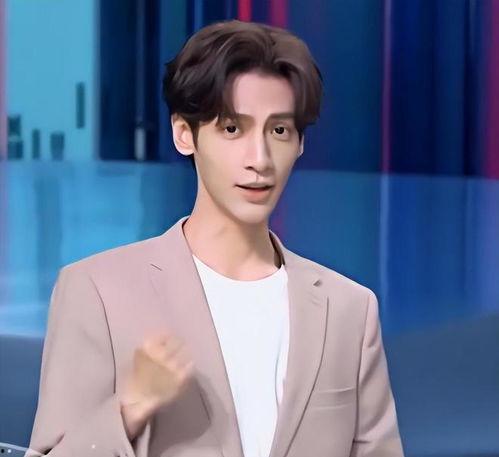 爱豆吃瓜娱乐酱罗云熙,从舞者到演员,爱豆的蜕变之路 第3张 爱豆吃瓜娱乐酱罗云熙,从舞者到演员,爱豆的蜕变之路 第3张