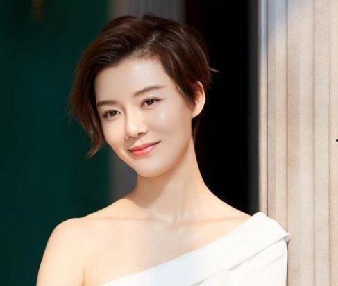 娱乐圈吃瓜女明星是谁,揭秘阿娇对都美竹事件的看法与感慨
