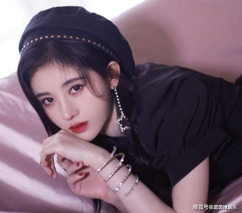 吃瓜娱乐圈鞠婧祎,从清新少女到全能艺人，娱乐圈的逆袭之路与争议瞬间”