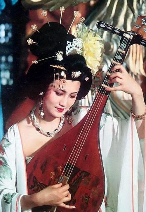 吃瓜娱乐圈贵妃是谁的孩子,娱乐圈神秘宝宝的身世之谜 第2张 吃瓜娱乐圈贵妃是谁的孩子,娱乐圈神秘宝宝的身世之谜 第2张