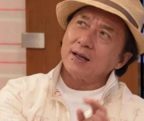 娱乐圈成龙吃瓜是真的吗,真相还是谣言？  第3张