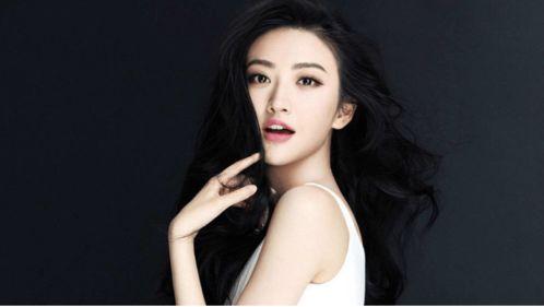 娱乐圈吃瓜背景图女主,揭秘“吃瓜女神”背后的故事 第2张 娱乐圈吃瓜背景图女主,揭秘“吃瓜女神”背后的故事 第2张