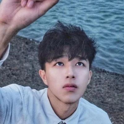 娱乐吃瓜头像男真人版,揭秘网络红人的真实面貌  第2张