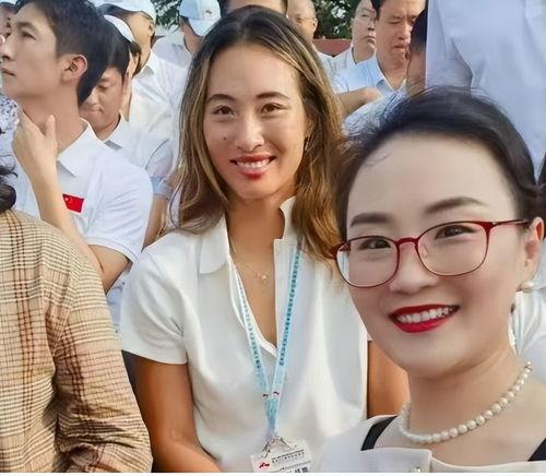 哪里吃瓜一线娱乐圈,一线明星的幕后故事与八卦风云 第2张 哪里吃瓜一线娱乐圈,一线明星的幕后故事与八卦风云 第2张