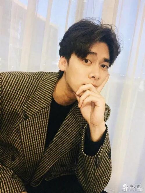 娱乐圈李易峰吃瓜,娱乐圈风云再起,真相究竟如何? 第3张 娱乐圈李易峰吃瓜,娱乐圈风云再起,真相究竟如何? 第3张