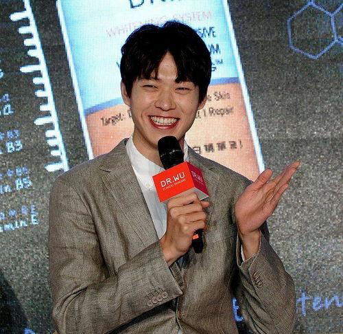 一线吃瓜娱乐圈谁是攻,揭秘一线明星的攻与受  第1张