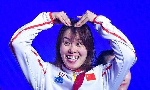 为了进娱乐圈吃瓜她红了,她如何凭借吃瓜走红? 第3张 为了进娱乐圈吃瓜她红了,她如何凭借吃瓜走红? 第3张