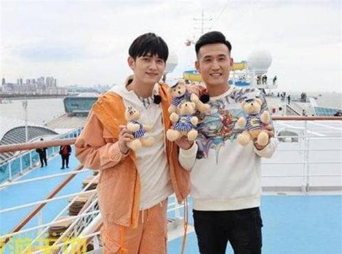 三石弟弟吃瓜娱乐圈文,娱乐圈幕后风云大揭秘 第2张 三石弟弟吃瓜娱乐圈文,娱乐圈幕后风云大揭秘 第2张